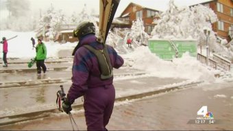 [LA] Skiers Flock to Snow-Covered Mountains